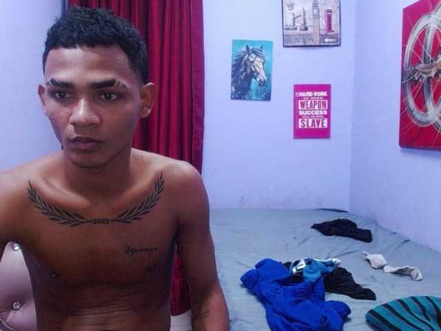 blacktwinks live cam on BongaCams