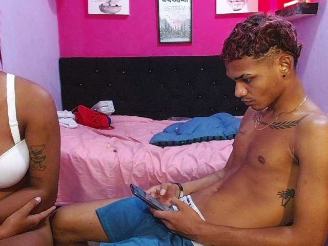 blacktwinks live cam on BongaCams