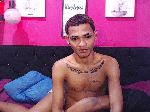 blacktwinks live cam on BongaCams