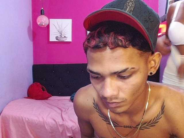 blacktwinks live cam on BongaCams