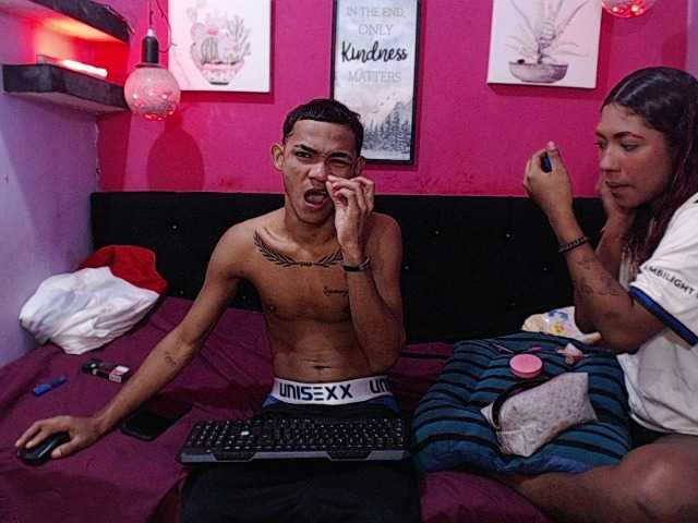 blacktwinks live cam on BongaCams