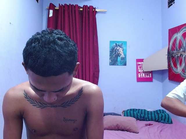 blacktwinks live cam on BongaCams