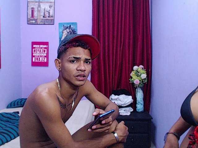 blacktwinks live cam on BongaCams