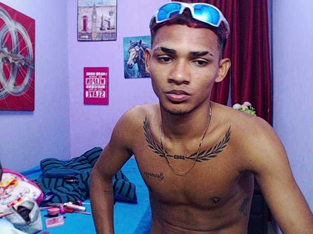 blacktwinks live cam on BongaCams