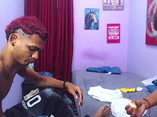 blacktwinks live cam on BongaCams