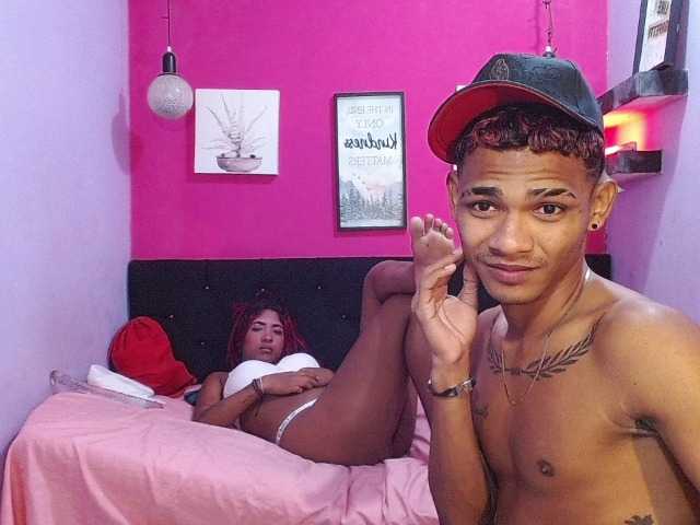 blacktwinks live cam on BongaCams