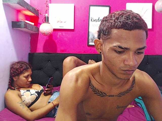 blacktwinks live cam on BongaCams