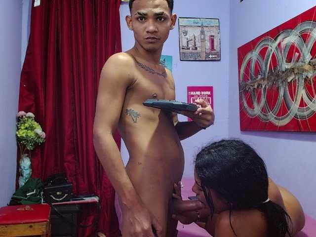 blacktwinks live cam on BongaCams