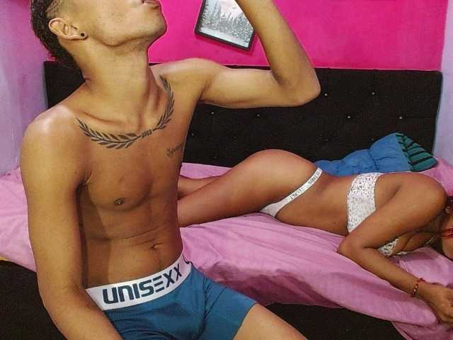 blacktwinks live cam on BongaCams