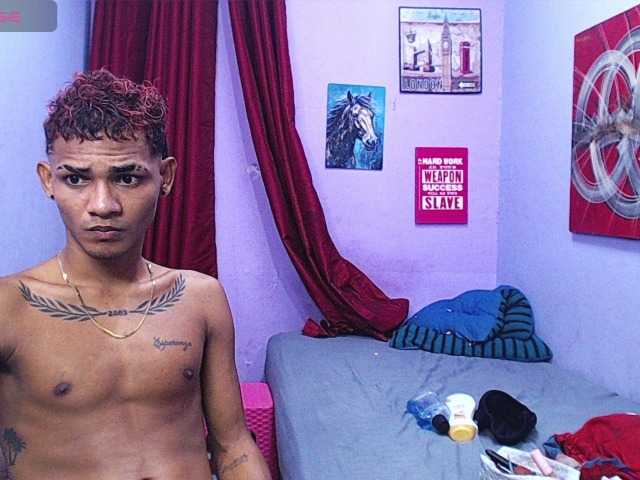 blacktwinks live cam on BongaCams