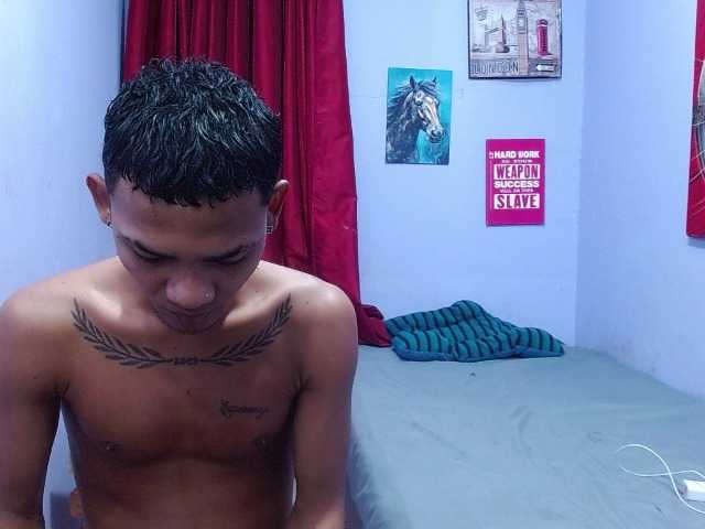 blacktwinks live cam on BongaCams
