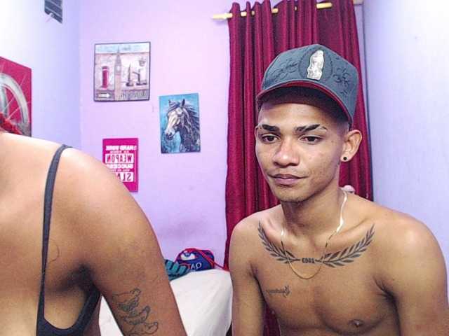 blacktwinks live cam on BongaCams