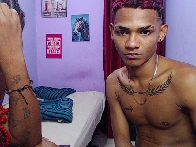 blacktwinks live cam on BongaCams
