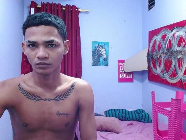 blacktwinks live cam on BongaCams