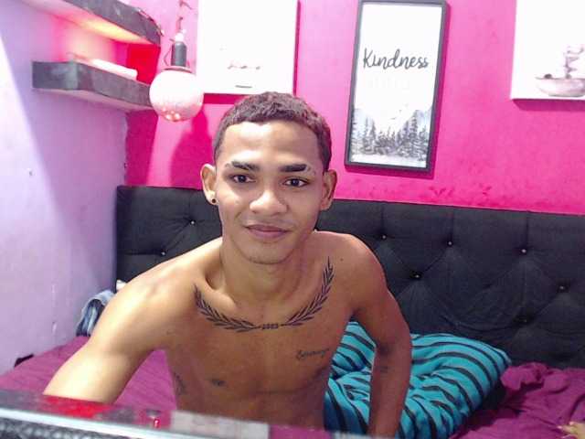 blacktwinks live cam on BongaCams