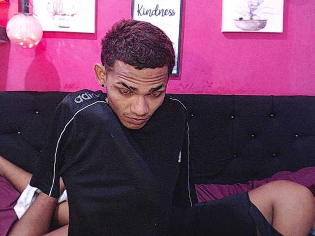 blacktwinks live cam on BongaCams