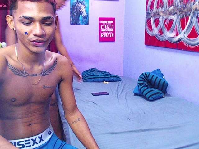 blacktwinks live cam on BongaCams