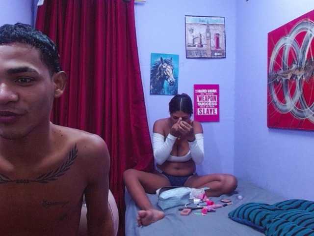 blacktwinks live cam on BongaCams