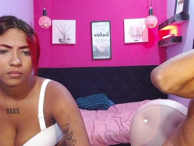 blacktwinks live cam on BongaCams