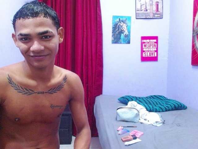 blacktwinks live cam on BongaCams