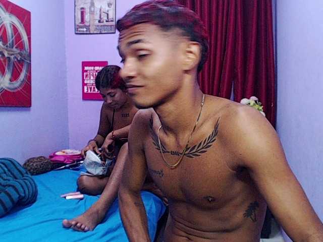 blacktwinks live cam on BongaCams