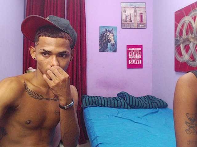 blacktwinks live cam on BongaCams