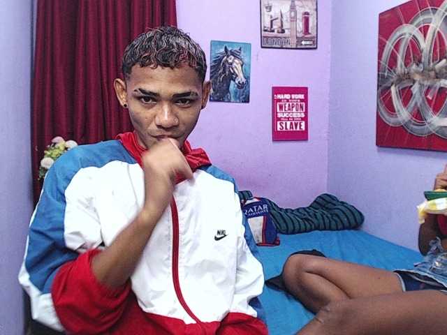 blacktwinks live cam on BongaCams