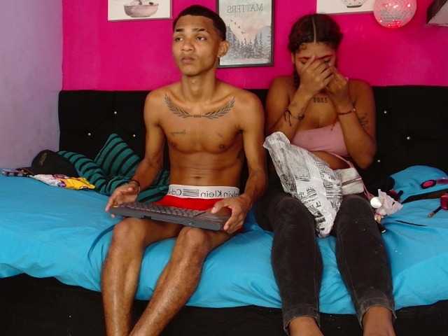 blacktwinks live cam on BongaCams