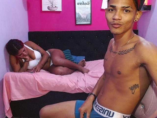 blacktwinks live cam on BongaCams