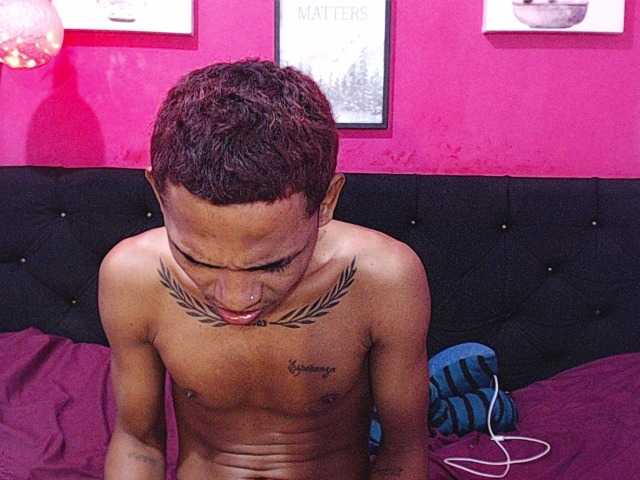 blacktwinks live cam on BongaCams