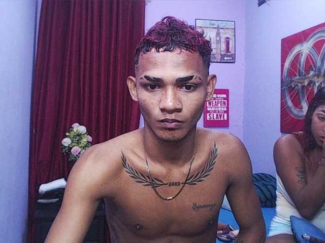 blacktwinks live cam on BongaCams