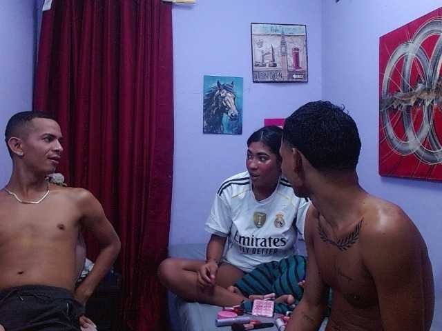 blacktwinks live cam on BongaCams