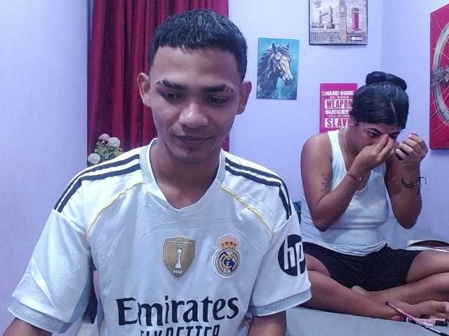 blacktwinks live cam preview