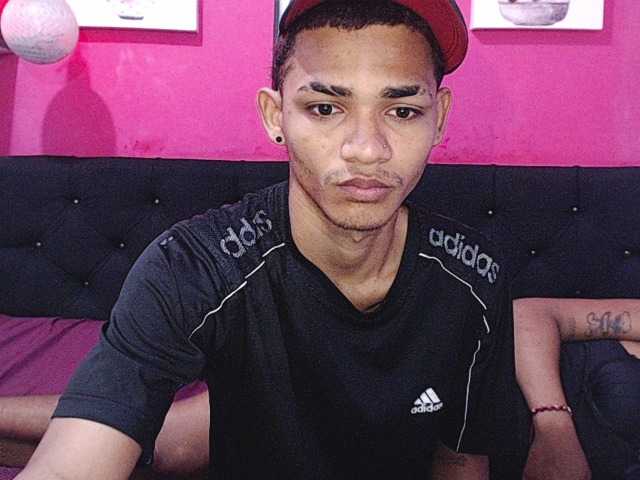 blacktwinks live cam on BongaCams