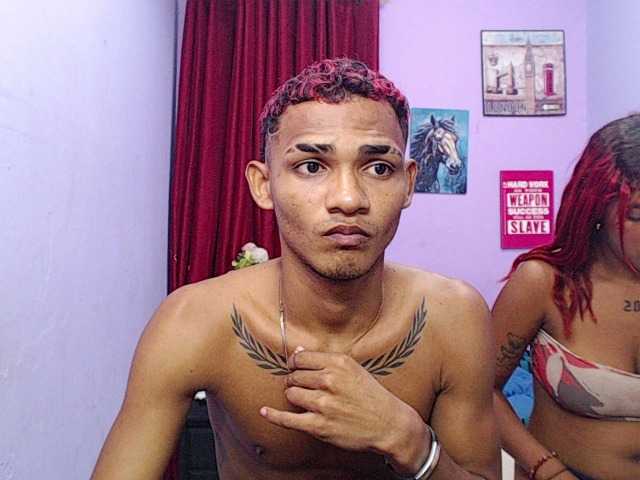 blacktwinks live cam on BongaCams