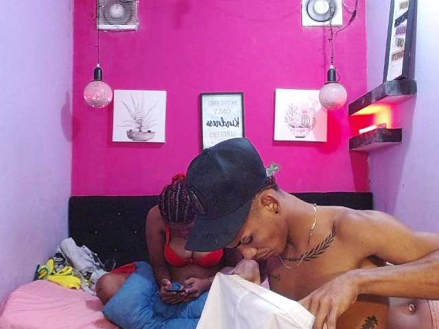blacktwinks live cam on BongaCams