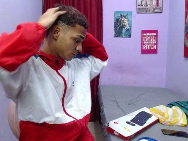 blacktwinks live cam on BongaCams