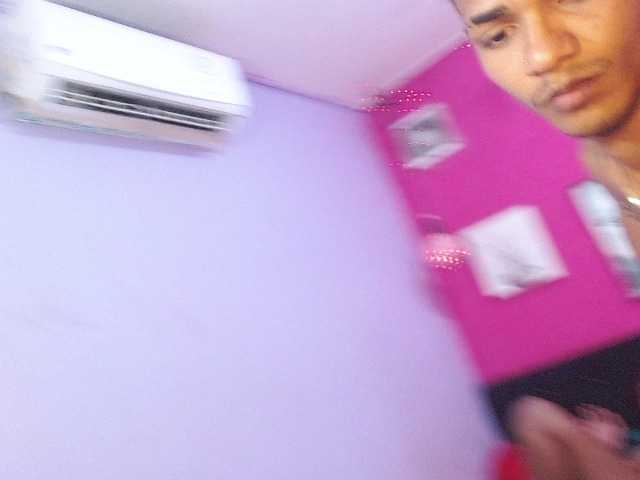 blacktwinks live cam on BongaCams