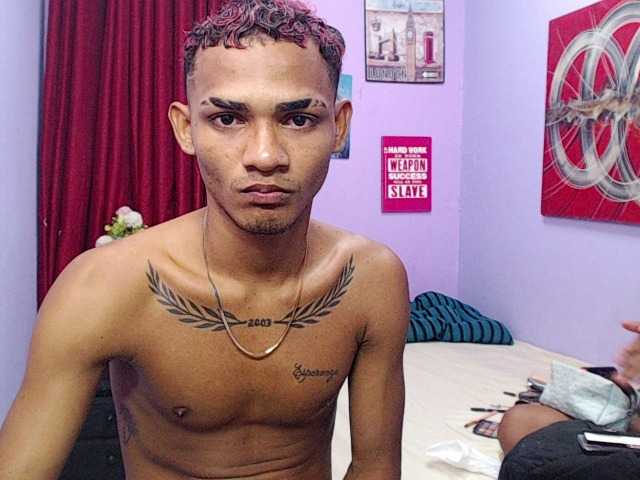 blacktwinks live cam on BongaCams