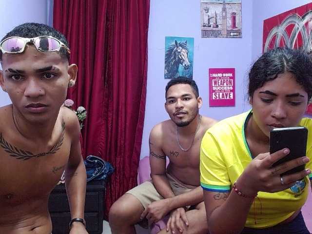 blacktwinks live cam on BongaCams