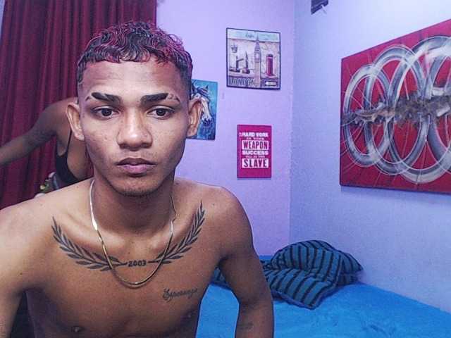 blacktwinks live cam on BongaCams