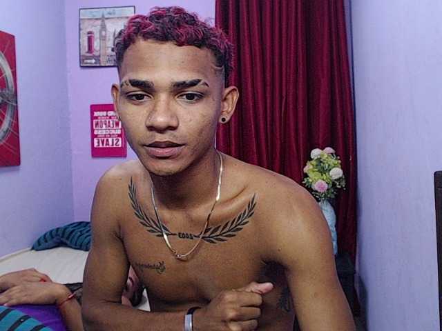 blacktwinks live cam on BongaCams