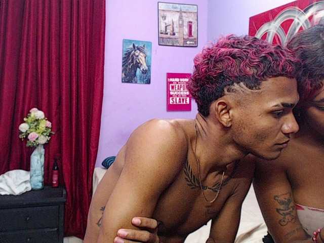 blacktwinks live cam on BongaCams