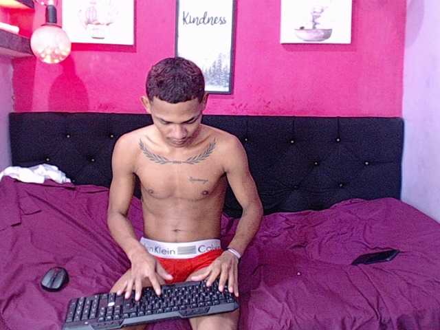 blacktwinks live cam on BongaCams