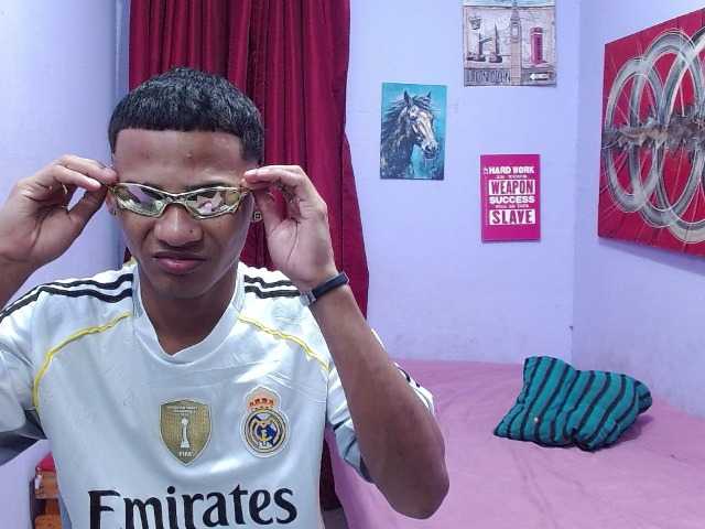 blacktwinks live cam on BongaCams