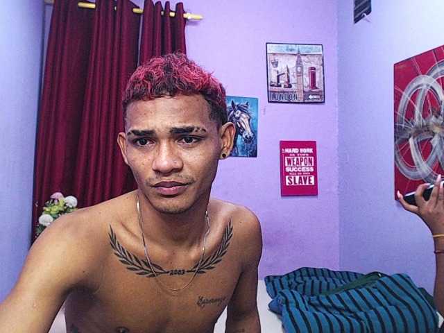 blacktwinks live cam on BongaCams