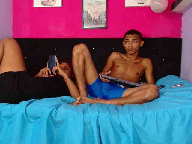 blacktwinks webcam