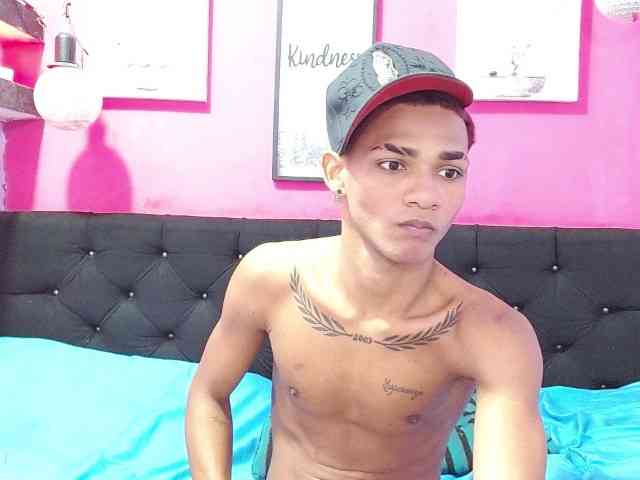 blacktwinks webcam