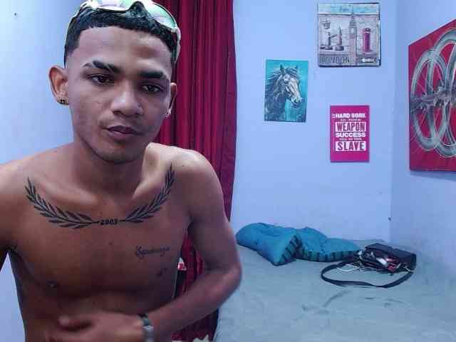 blacktwinks webcam