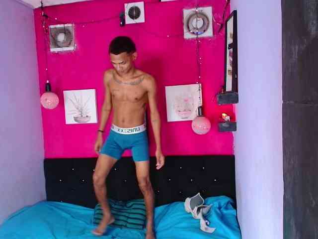 blacktwinks webcam